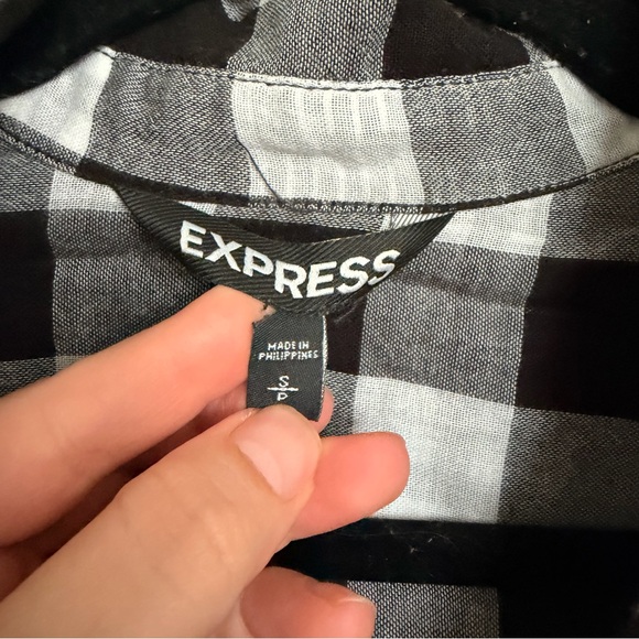 Black and White Plaid Button-Up‎ Shirt - Picture 6 of 8